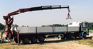 Sattelzug mit Hinterkippmulde für Schüttgut